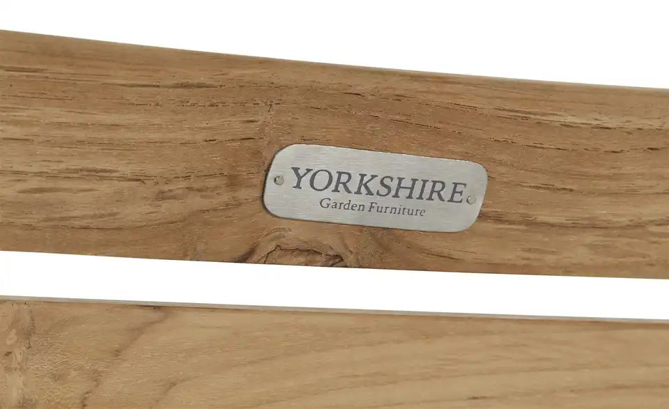 Yorkshire Gartenklappsessel Cambridge im Garten – Terrassenmöbel aus Teakholz – Yorkshire