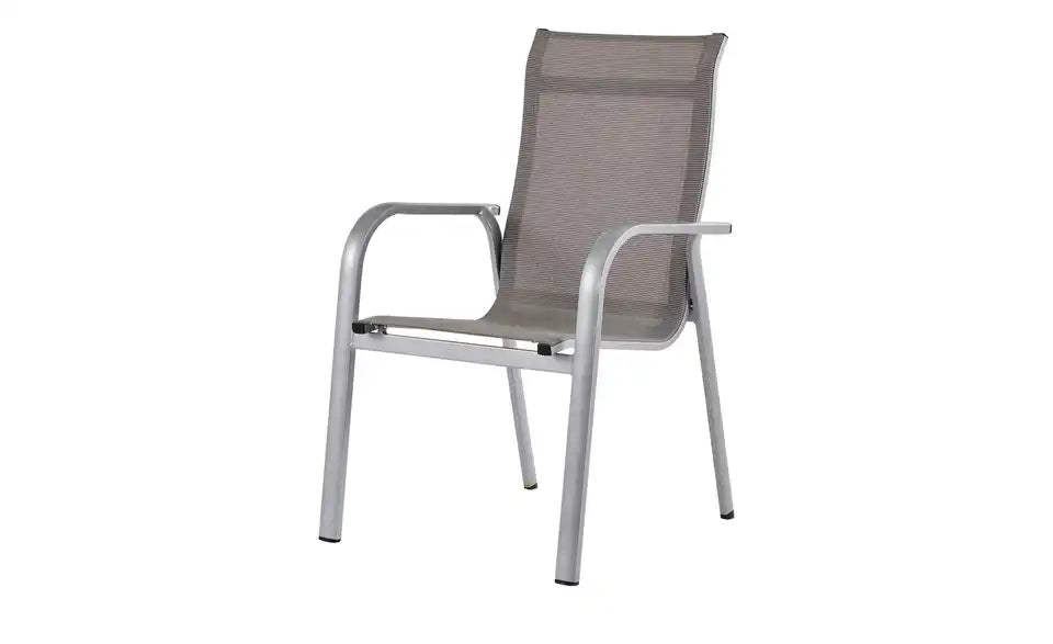 MWH Gartenstuhl Widoo Schraegansicht – textiles Gewebe Braun, Armlehnen Silber – MWH