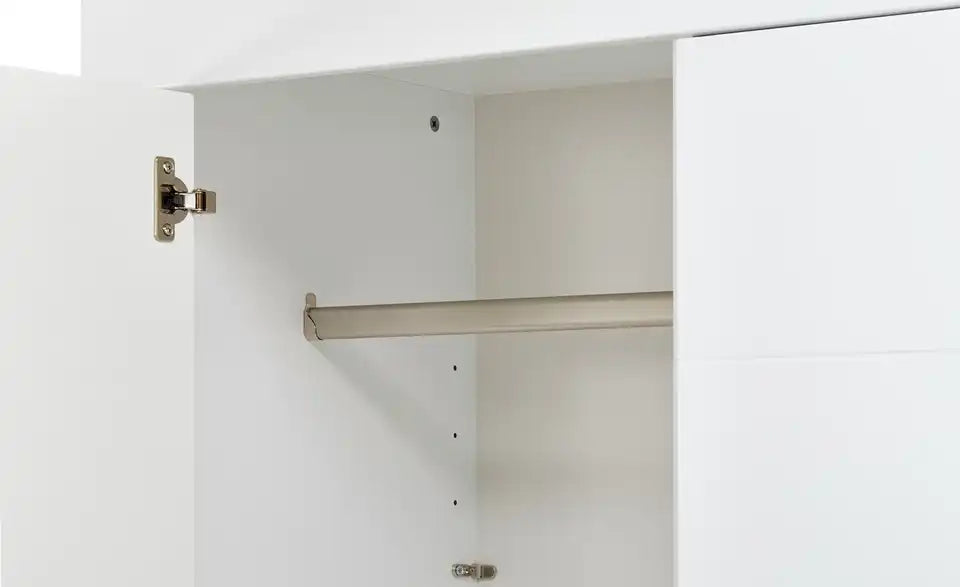 PAIDI Kleiderschrank Fiona Nahaufnahme – Holzwerkstoff Korpus, Metallgriff Detail – PAIDI