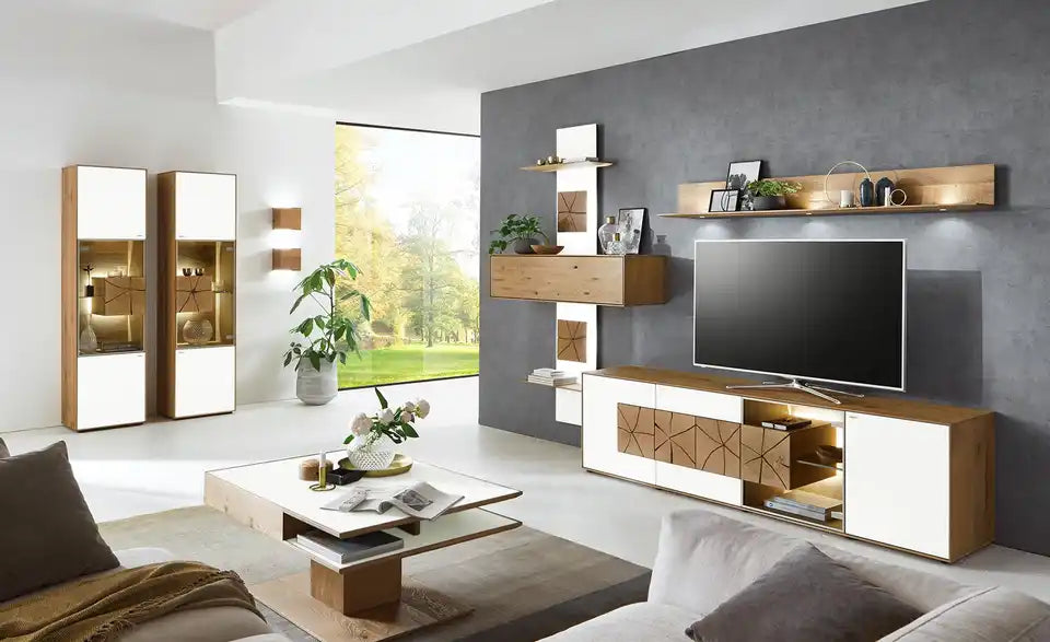 HARTMANN Vitrine Caya Gesamtansicht – Kerneiche Umato massiv, 50x196x39 cm – HARTMANN