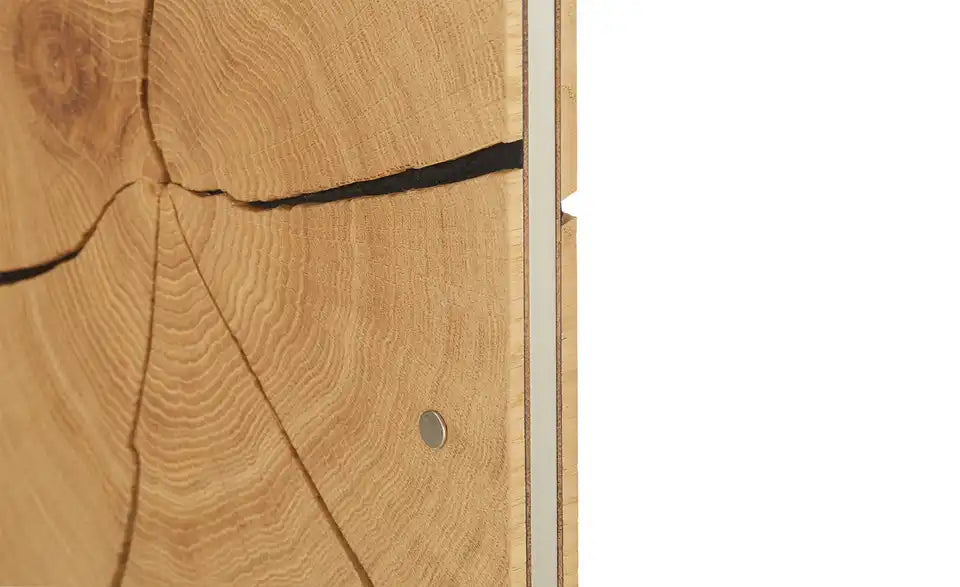 HARTMANN Vitrine Caya Detailansicht Griff – Push-to-Open, keine sichtbaren Griffe – HARTMANN