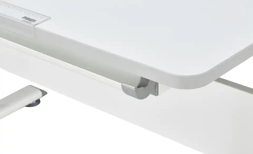 PAIDI Schülerschreibtisch Diego Detailansicht – Lineal 60 cm, Ablagemulde, Taschenhaken – PAIDI