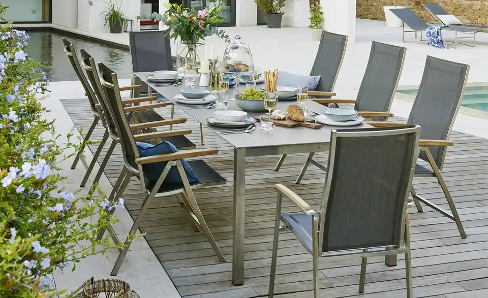 a casa mia Klappsessel London Seitenansicht – Teakholz-Armlehnen, Tiefe 67 cm – a casa mia