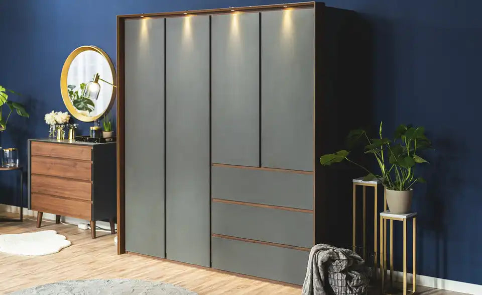 Playboy Kommode Victoria Detailansicht Schubkästen – Soft-Close, Nussbaum-Dekor – Playboy