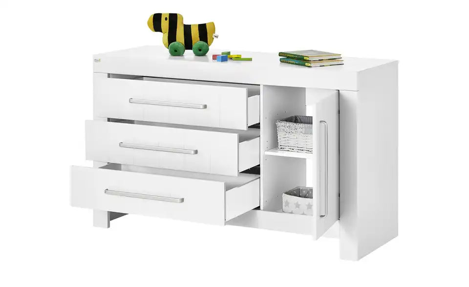 pinio Kommode Smilla von vorne – 3 Schubkästen, 1 Drehtür, Relinggriff – pinio