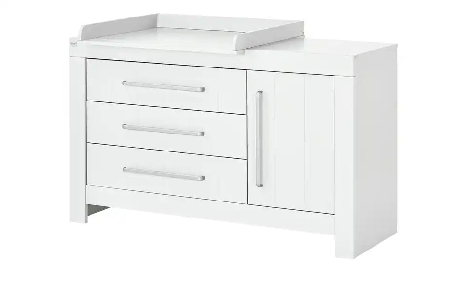 pinio Kommode Smilla Nahaufnahme – Schubkastendämpfer Soft-Close, Griffdetail – pinio