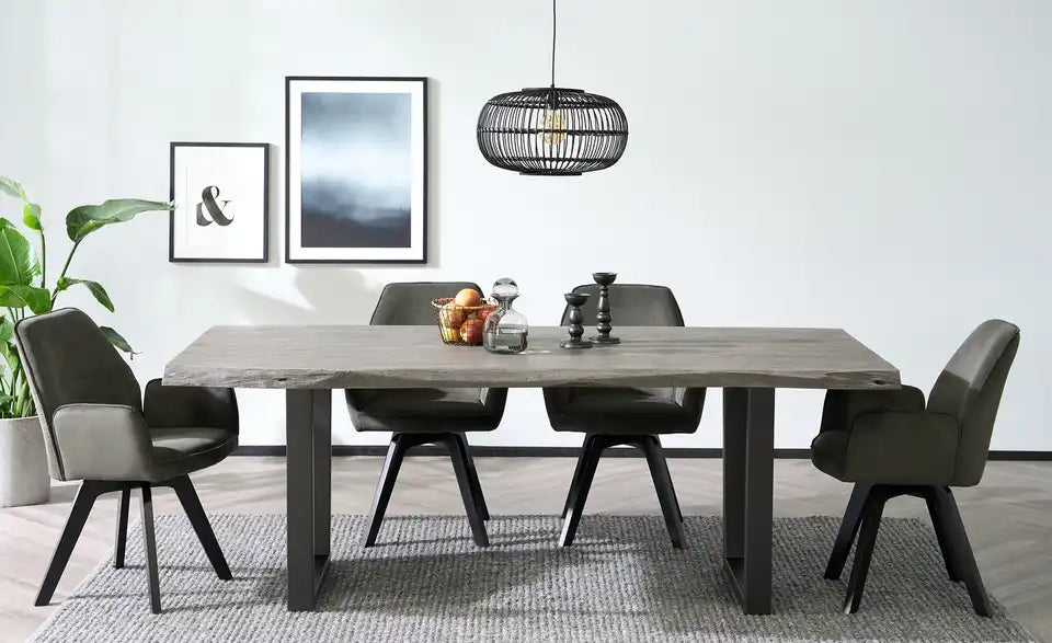 Dine + Mine Kufentisch SigNature One Schraegansicht – Akazie graulackiert, 8 Personen – Dine + Mine