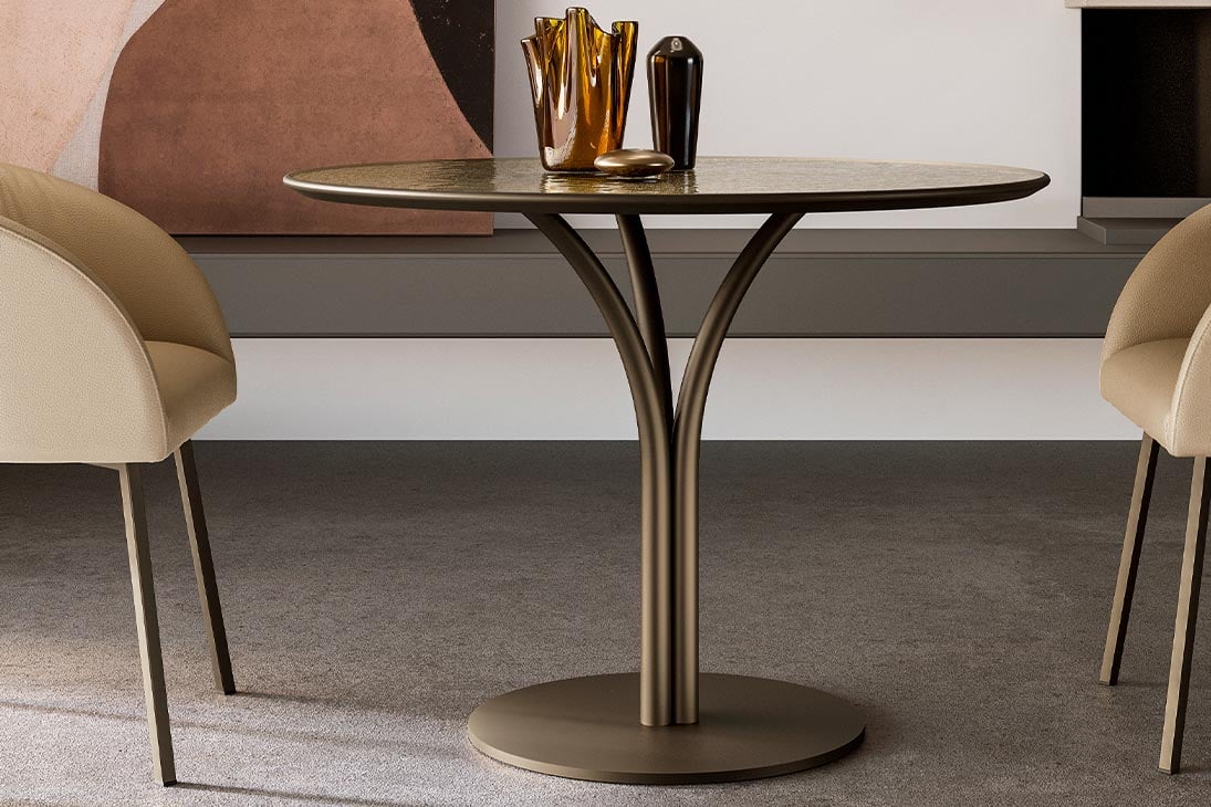 DODO GLASS PLUS Bistrotisch Gesamtansicht – Bronze, Glasplatte Ø102 cm, Metallsockel – Eforma