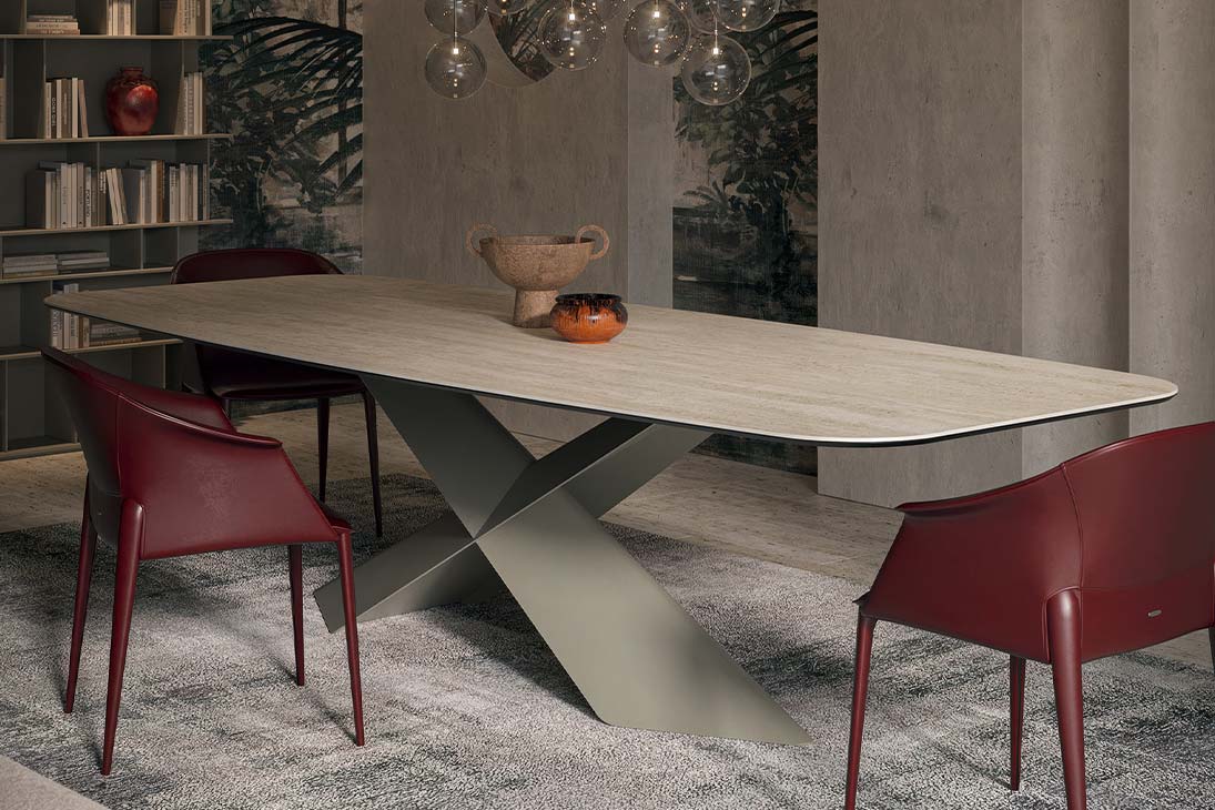 TYRON KERAMIK Esstisch Detailansicht Gestell – gekreuzte Metallbeine Bronze GFM18 – Cattelan Italia