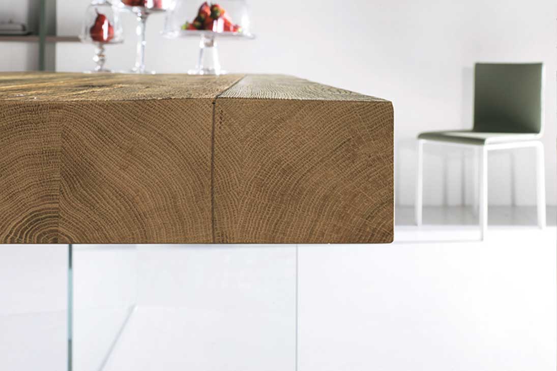 AIR WILDWOOD Esstisch Nahaufnahme Holzmaserung – Eichenfurnier Naturale, lebendige Maserung – Lago