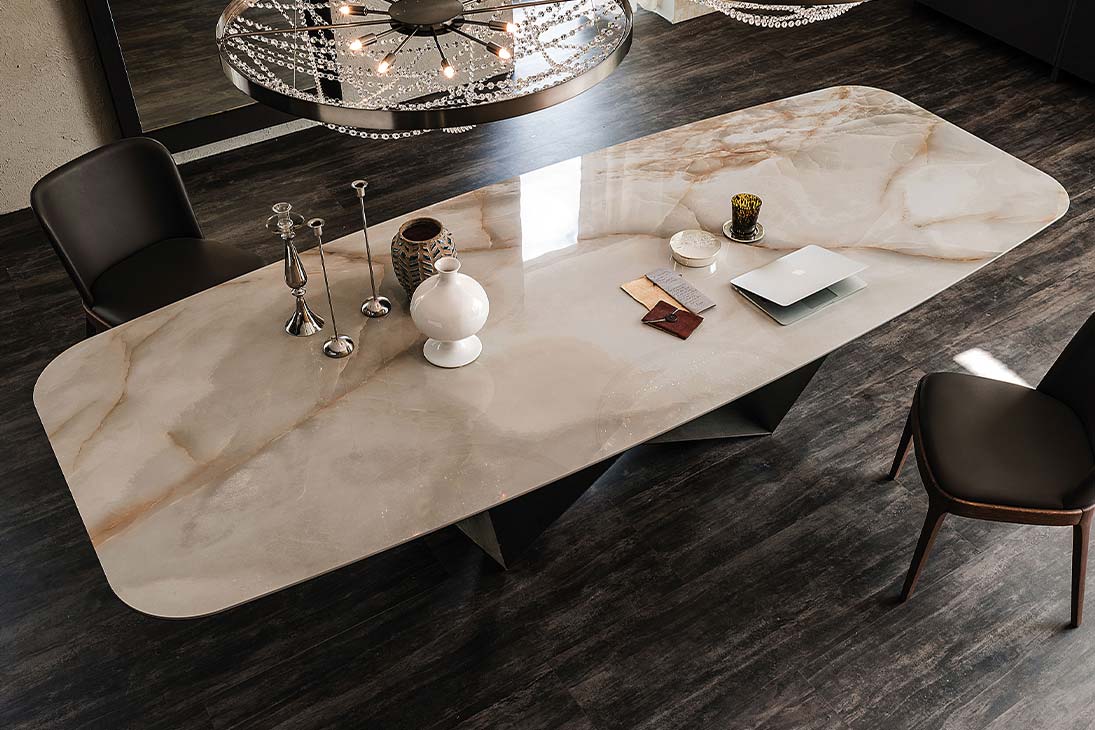 SKORPIO KERAMIK Esstisch im Esszimmer – Keramikplatte Graphit, gekreuztes Metallgestell