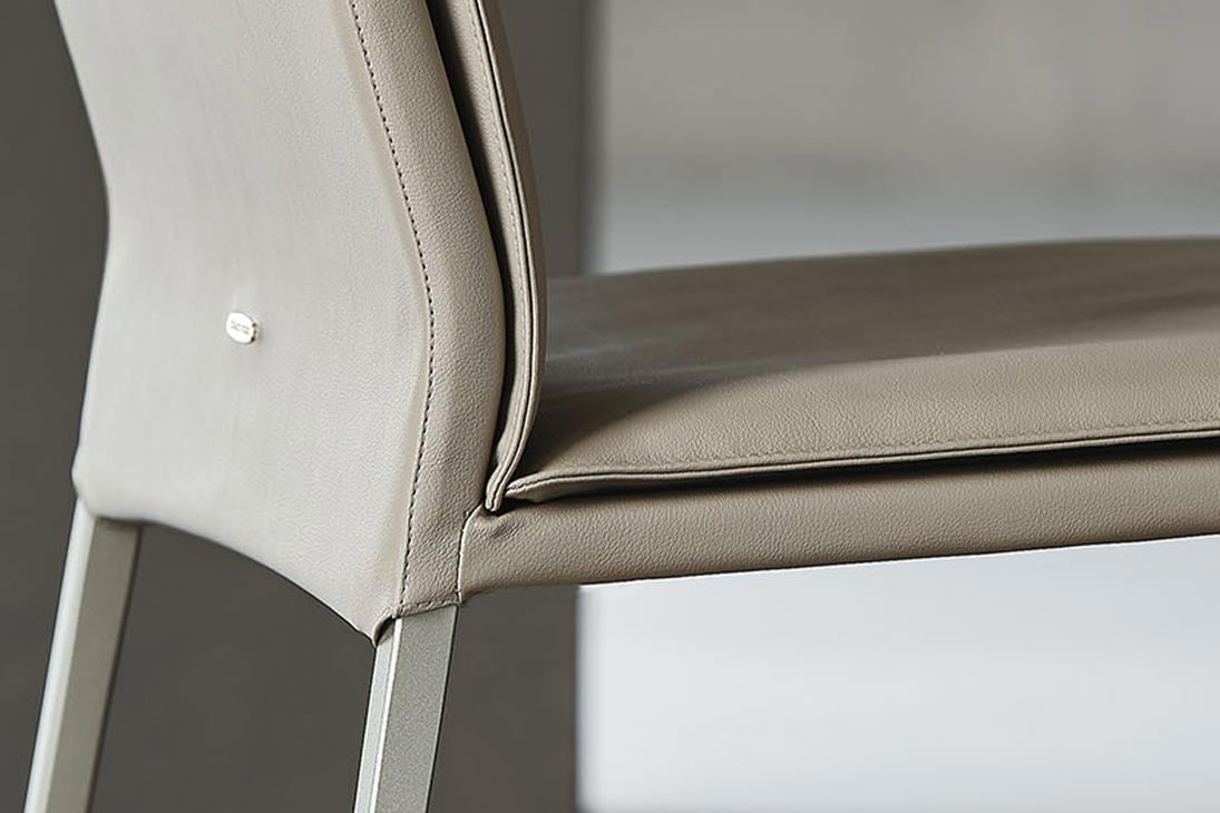 ISABEL ML Stuhl Nahaufnahme Sitz – PVC/Polyester-Bezug, hohe Scheuerbeständigkeit – Cattelan Italia