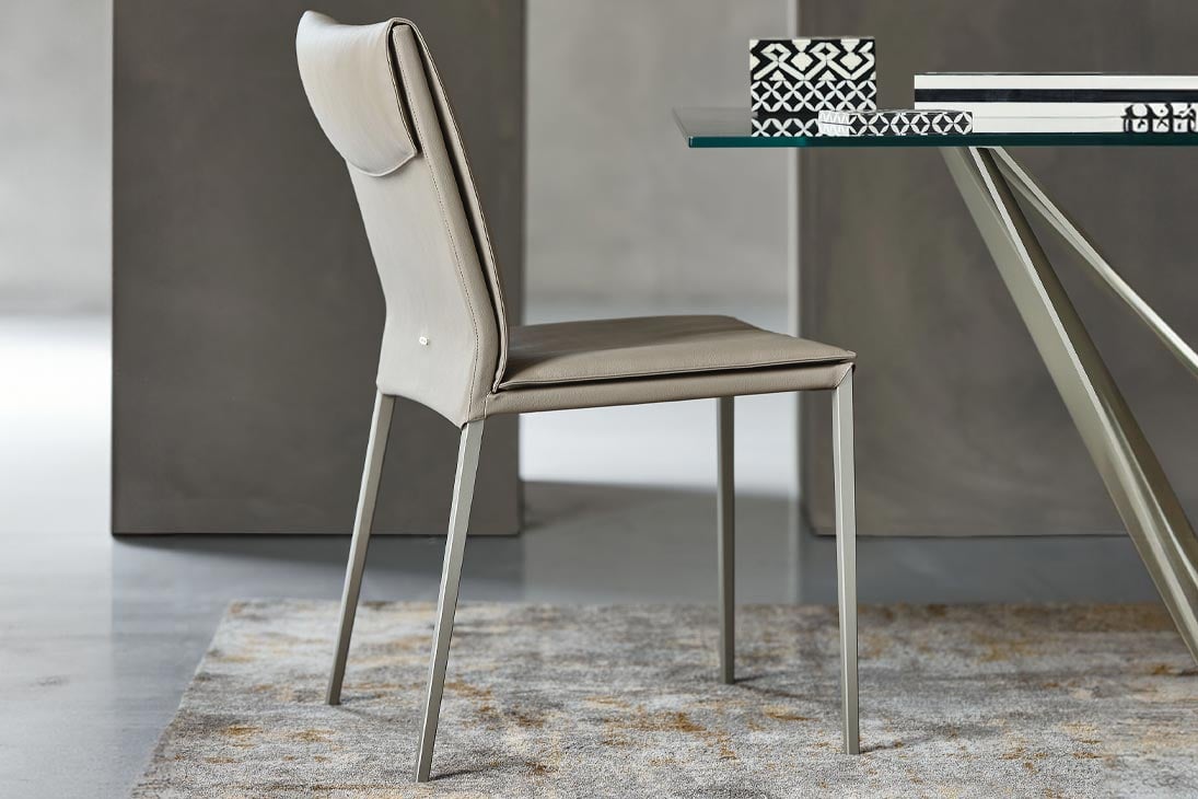 ISABEL ML Stuhl Gesamtansicht – Graphite Kunstleder, 50.000 Martindale – Cattelan Italia