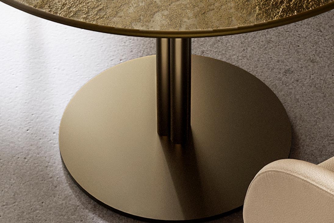 DODO GLASS PLUS Bistrotisch Nahaufnahme – Metallbasis ästeförmig, Bronzefinish – Eforma
