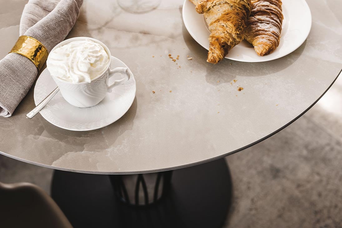 NIDO KERAMIK Bistrotisch Detailansicht Gestell – Metall pulverbeschichtet schwarz – Cattelan Italia