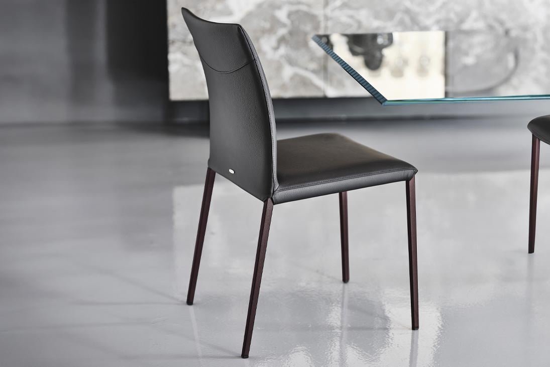 NORMA ML Stuhl Schräganasicht – minimalistisches Design 47×55×87H cm – Cattelan Italia