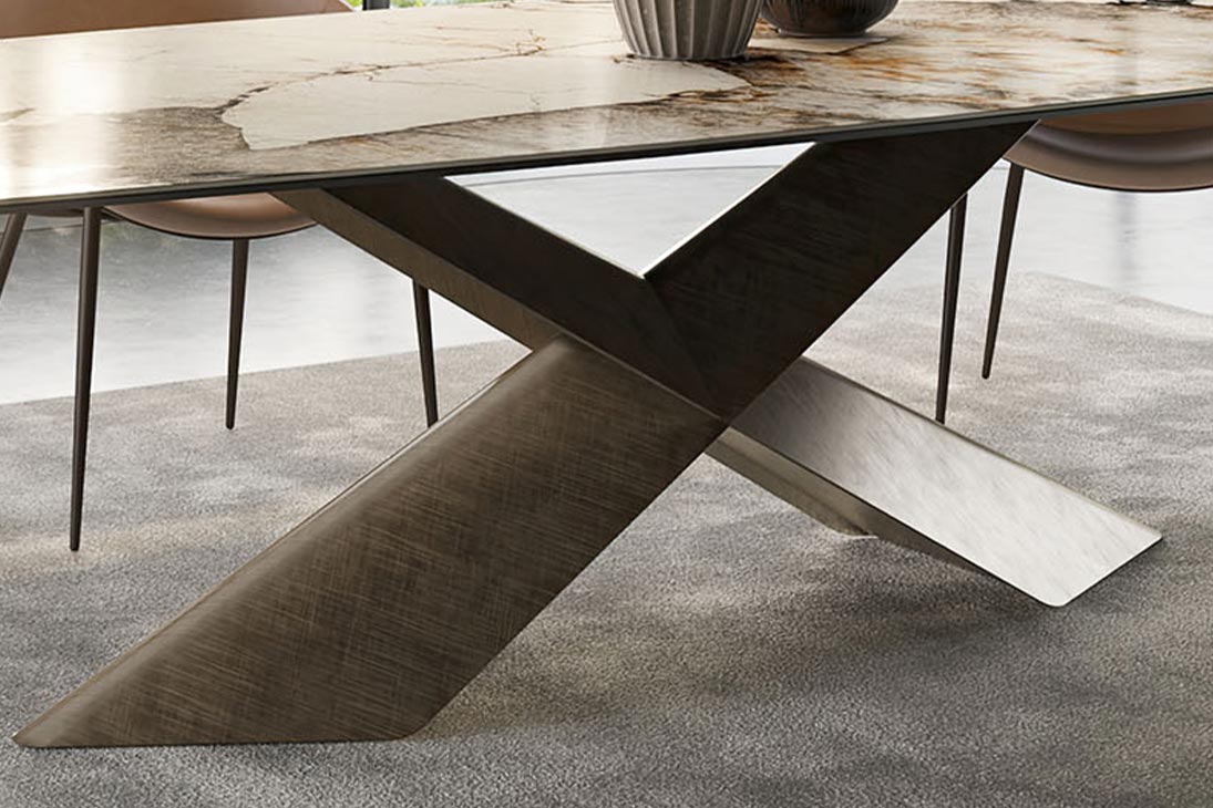 TYRON KERAMIK Esstisch Frontansicht – Metallgestell Bronze, Keramikplatte GFM18 – Cattelan Italia