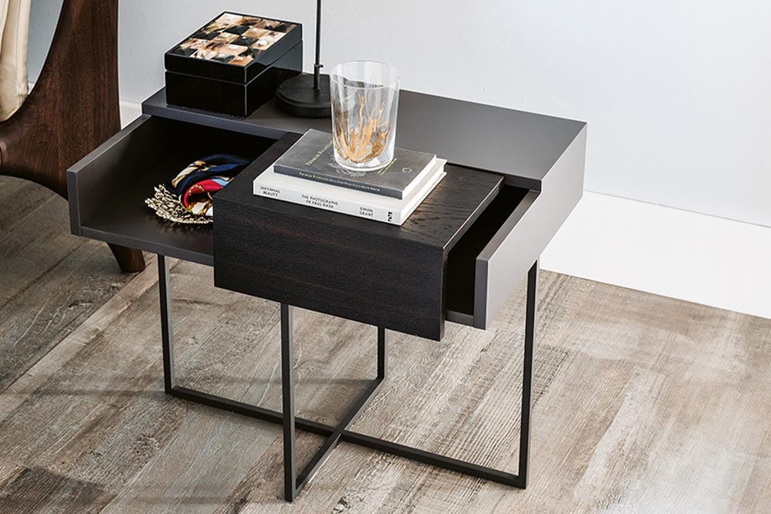DANTE Nachttisch Schraegansicht – Metall und Holz Kombination, Graphit GFM69 – Cattelan Italia