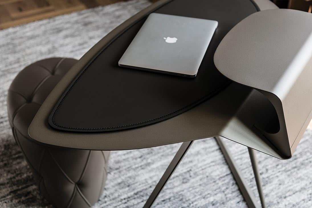 STORM Schreibtisch Nahaufnahme Material – Lederoberfläche elegant und langlebig – Cattelan Italia