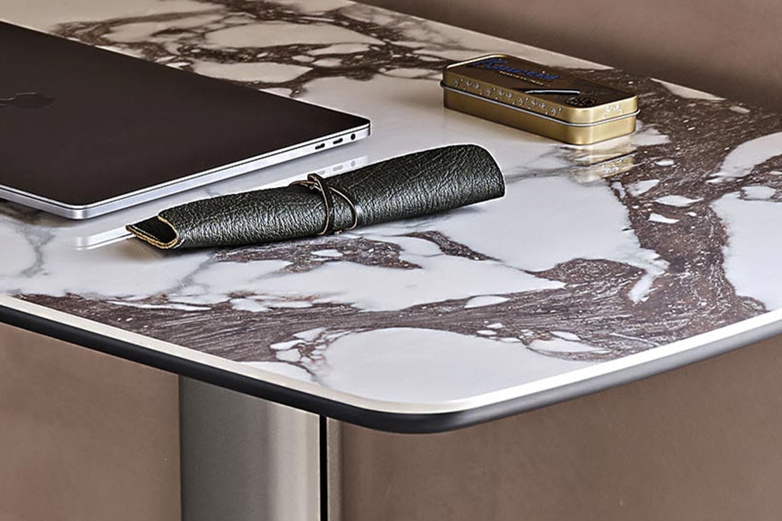 RUNNER KERAMIK Schreibtisch Seitenansicht – Tiefe 58 cm, Stehpult-Modus möglich – Cattelan Italia