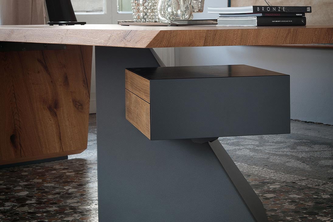 NASDAQ Bürotisch Nahaufnahme Material – warmes Holzfurnier auf Metallbasis – Cattelan Italia