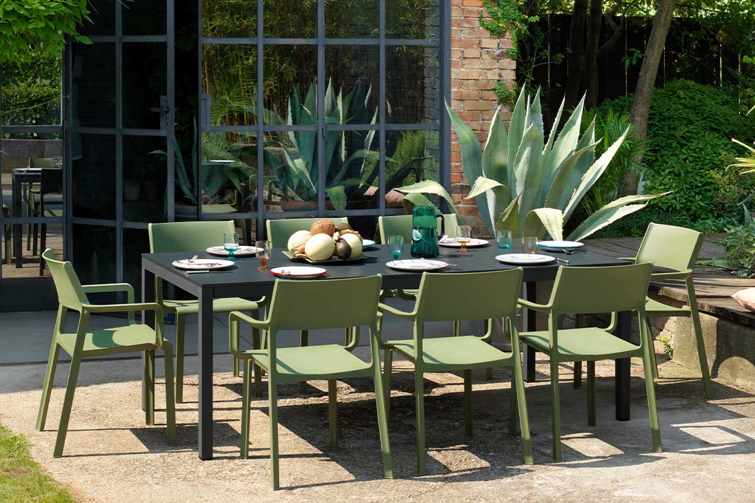 TRILL Gartenstuhl mit Armlehnen Detailansicht – Armlehnhöhe ca. 65 cm, 54x59x83H cm – Nardi