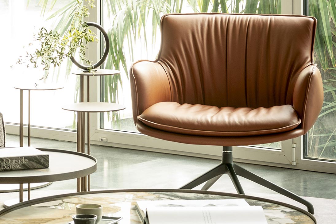 RHONDA LOUNGE Drehsessel Gesamtansicht – Graphit GFM69, Metall-Gestell – Cattelan Italia
