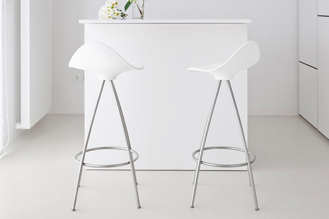 ONDA Barhocker Gesamtansicht – geschwungene Sitzfläche in Chrom, 78 cm Sitzhöhe – Stua