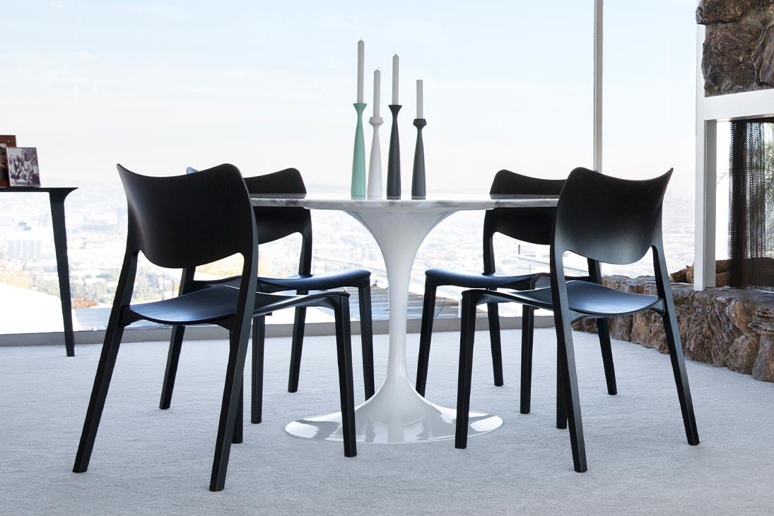 LACLASICA Stuhl Schraegansicht – Esche weiß, 53×50×81H cm, minimalistisch – Stua