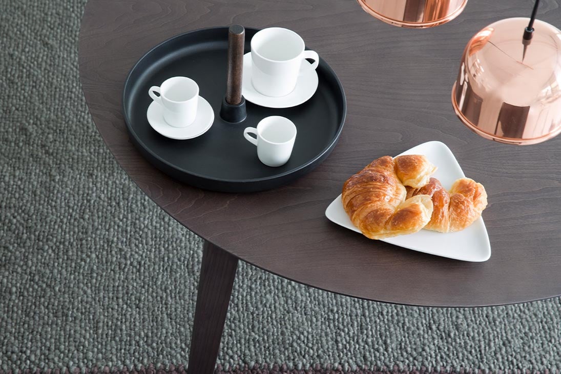 LAU ROUND Esstisch gesellige Runde – runde Tischplatte, Esche weiß, Stua – Stua