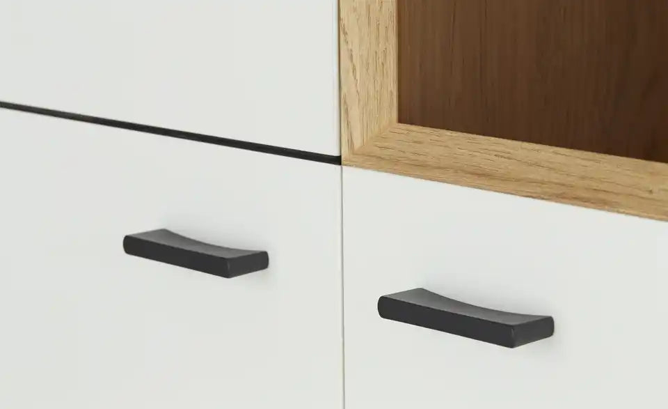 Jette Home Vitrine Coruna Nahaufnahme Glasfront – Glaseinsatz, Metall Griff Schwarz – Jette Home