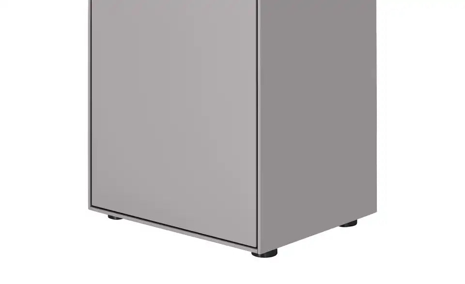 Jette Home Vitrine Como im Raum – 206 cm hoch mit Türdämpfer – Jette Home