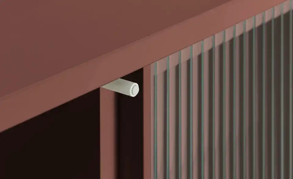 Love it Highboard Flumeri Detailansicht Tür – Drehtüren grifflos, Push-to-Open, Mauve/transparent – Love it
