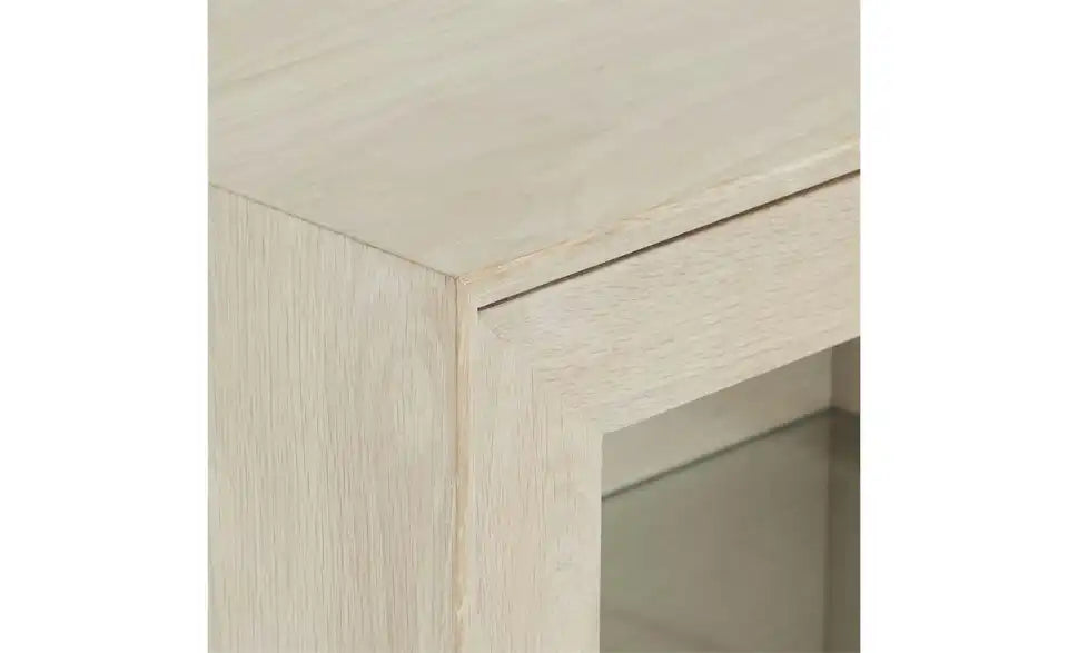 Furnhouse Hängevitrine Detailansicht Tür – Glasfront Eiche bianco, Möbelgriff – Furnhouse