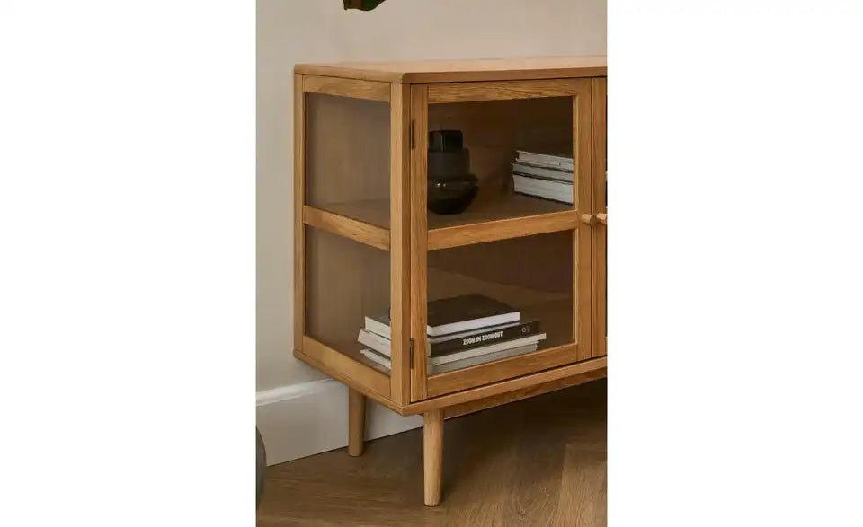 Furnhouse Sideboard Rückenansicht – MDF Eichenfurnier, Glasböden – Furnhouse