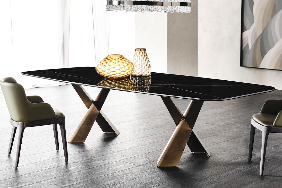 MAD MAX KERAMIK Esstisch Seitenansicht – gekreuzte Metallbeine Graphit GFM69 – Cattelan Italia