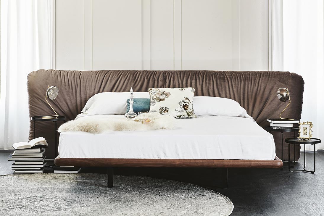 MARLON Bett Detailansicht Beine – filigrane Holzbeine, luftige Optik – Cattelan Italia