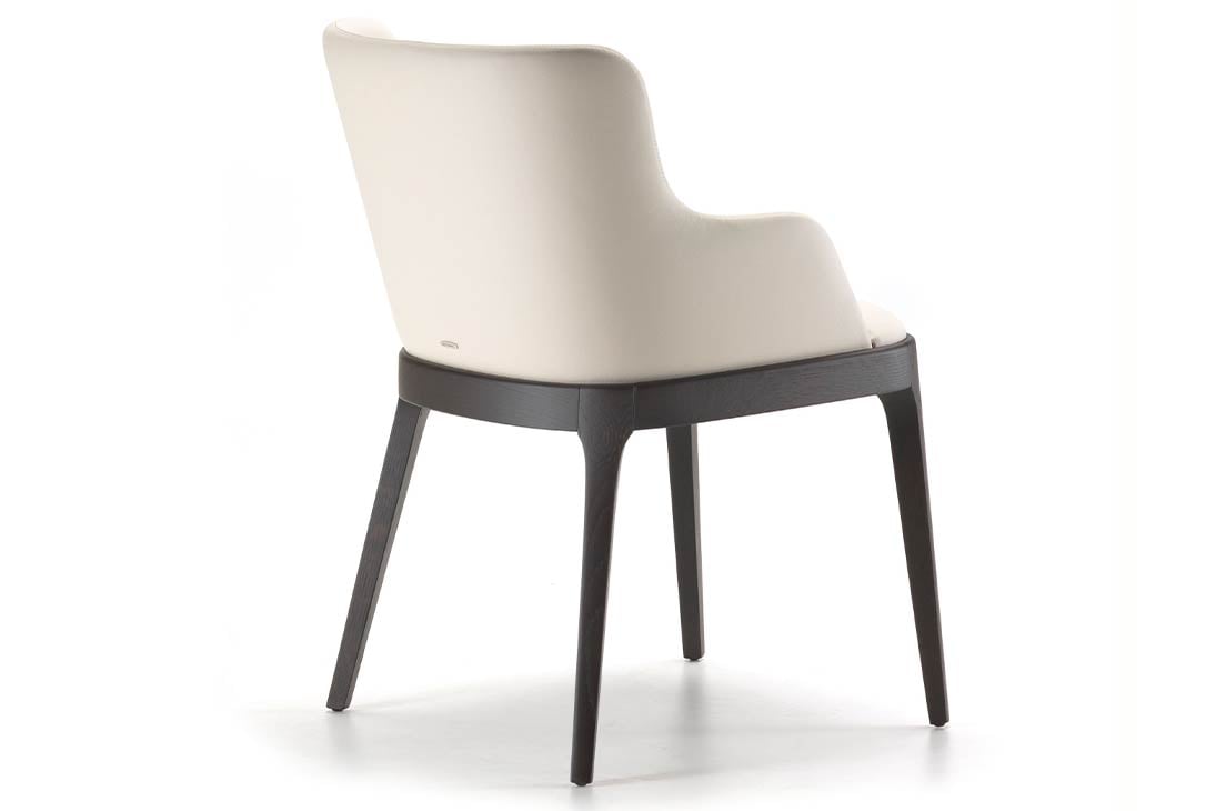 MAGDA Armlehnstuhl in Esszimmerumgebung – Designerstuhl, Echtleder, Eschenholz – Cattelan Italia