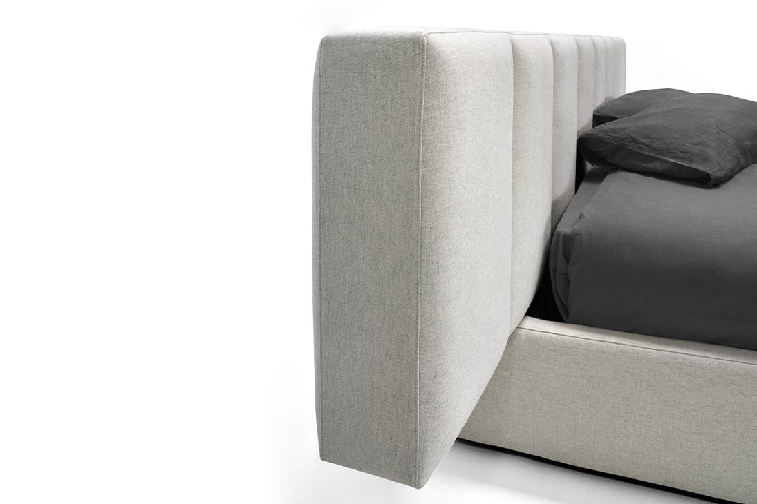 MILKY WAY DREAM Bett Rueckenansicht – elegantes Designerbett, zeitlose Ästhetik – Arketipo
