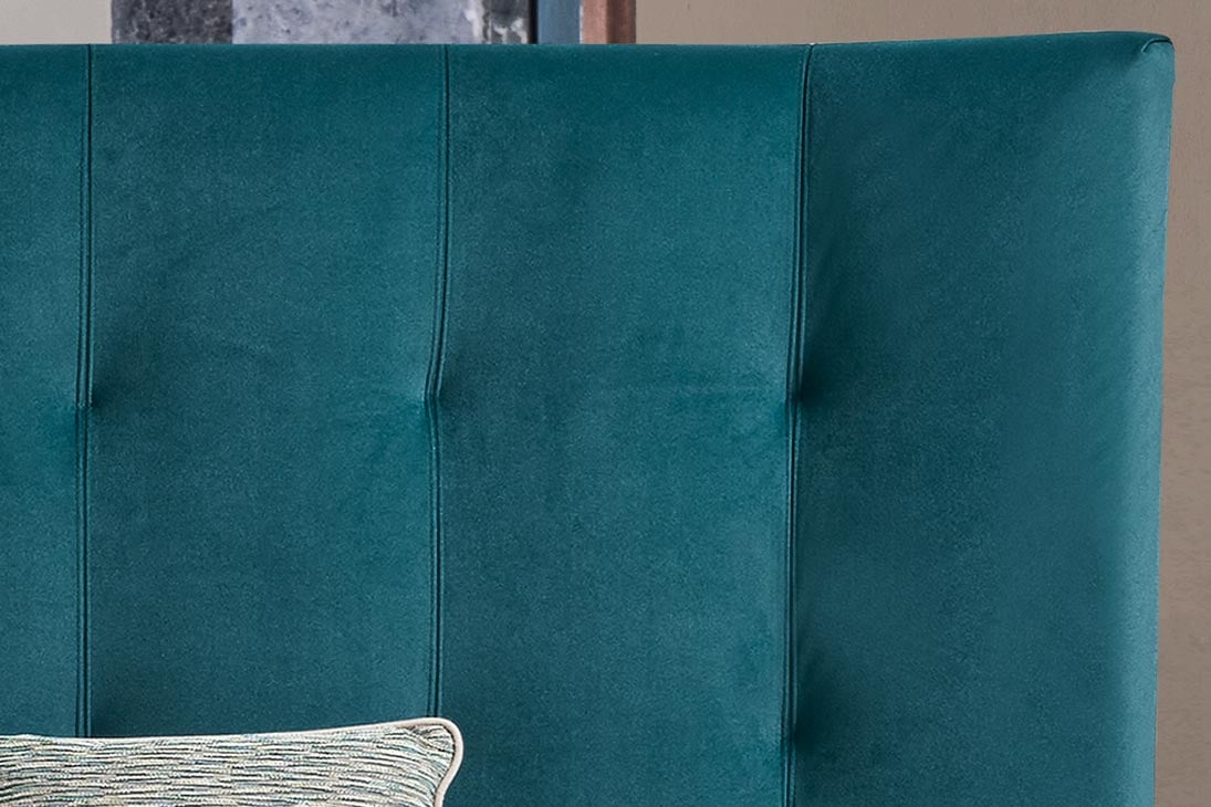 INGE Bett Schräg­ansicht – exklusiver Metallfuß, elegante Schlafzimmergestaltung – Dorelan
