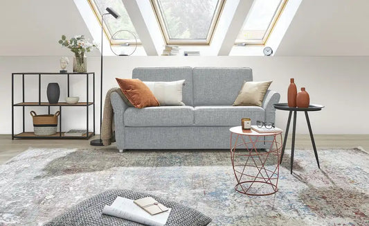 Betty Schlafsofa Betty Gesamtansicht – Hellgrau, 190 cm breit, 2-Sitzer mit Schlaffunktion – Betty