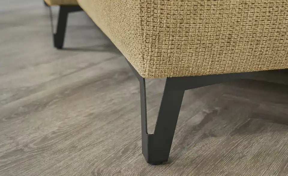 medium Wohnlandschaft Planova II Nahaufnahme – Mikrofaser gelb, Metallfüße Schwarz – medium