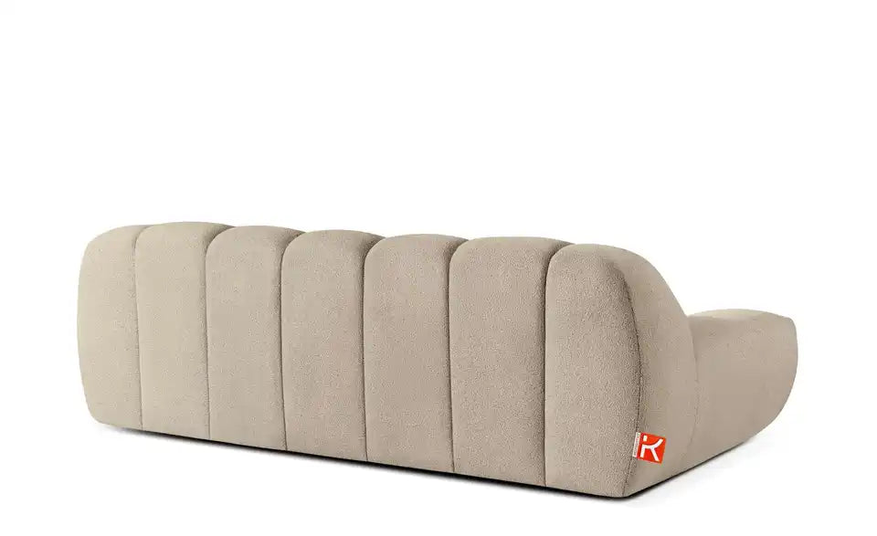 KONSIMO Vena Set im Wohnzimmer – 2-Sitzer Sessel Hocker Boucléstoff Beige – KONSIMO